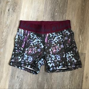 Lululemon shorts size 6